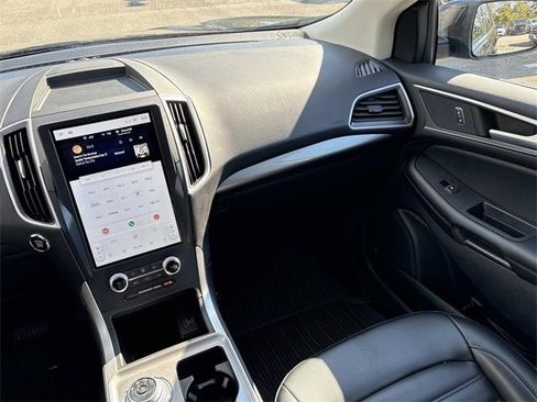 Certified 2024 Ford Edge SEL w/ Convenience Package image 16