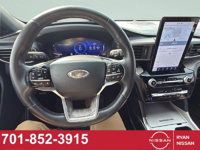 Used 2023 Ford Explorer Platinum w/ Technology Package AWD/4WD image 12