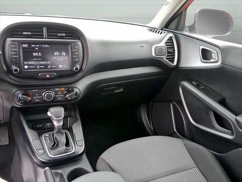 Used 2023 Kia Soul LX w/ LX Technology Package image 22