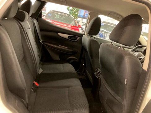 Used 2019 Nissan Rogue Sport S image 13