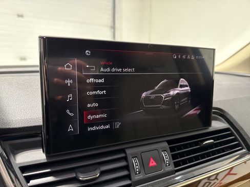 Used 2022 Audi Q5 2.0T Premium w/ Convenience Package image 21
