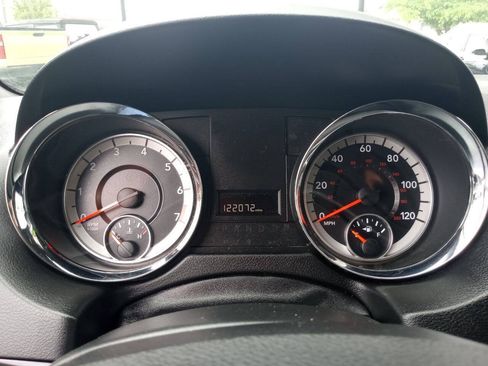 Used 2016 Dodge Grand Caravan SE FWD image 15