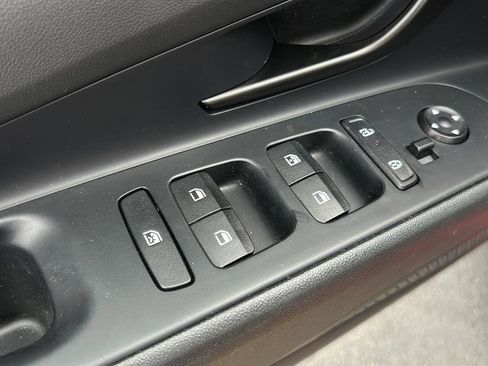 Certified 2025 Hyundai Elantra Sport image 10