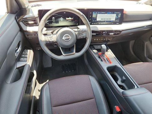 Used 2026 Nissan Kicks SR w/ SR Premium Package FWD image 14