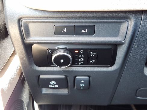 Used 2024 Ford Expedition Limited RWD image 24