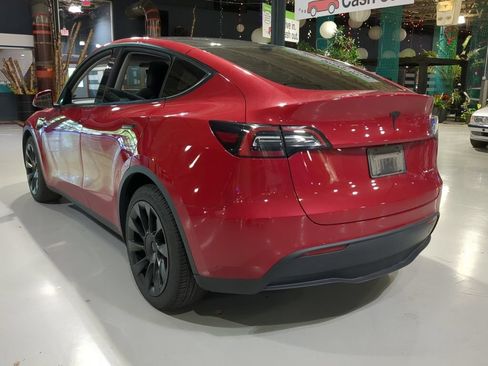 Used 2022 Tesla Model Y Long Range AWD/4WD image 9