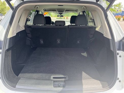 Used 2024 Nissan Rogue SV FWD image 8
