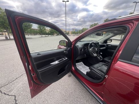 Used 2016 Jeep Compass High Altitude FWD image 16