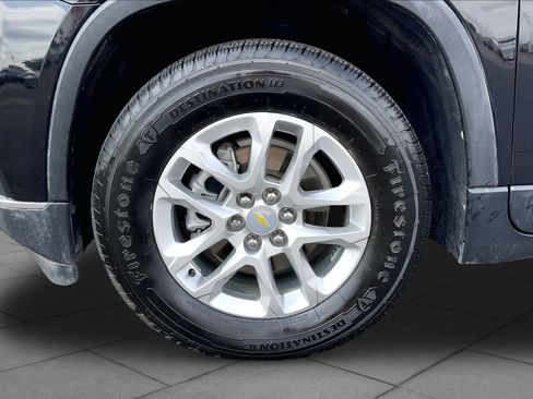 Used 2021 Chevrolet Traverse LT FWD image 11