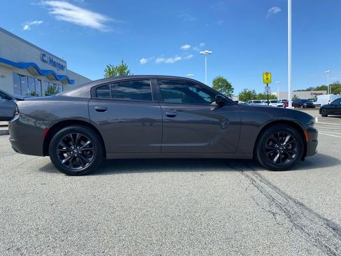 Used 2023 Dodge Charger SXT w/ Blacktop Package AWD/4WD image 2