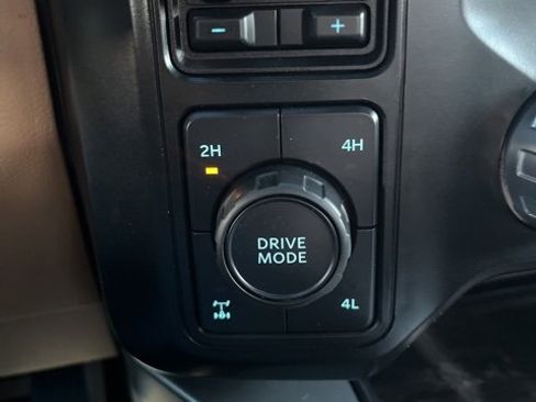 Used 2024 Ford F350 Lariat w/ FX4 Off-Road Package image 20