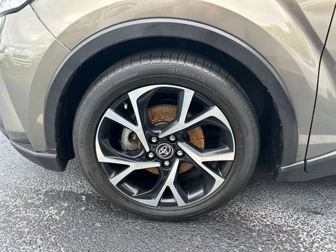 Used 2021 Toyota C-HR XLE FWD image 42