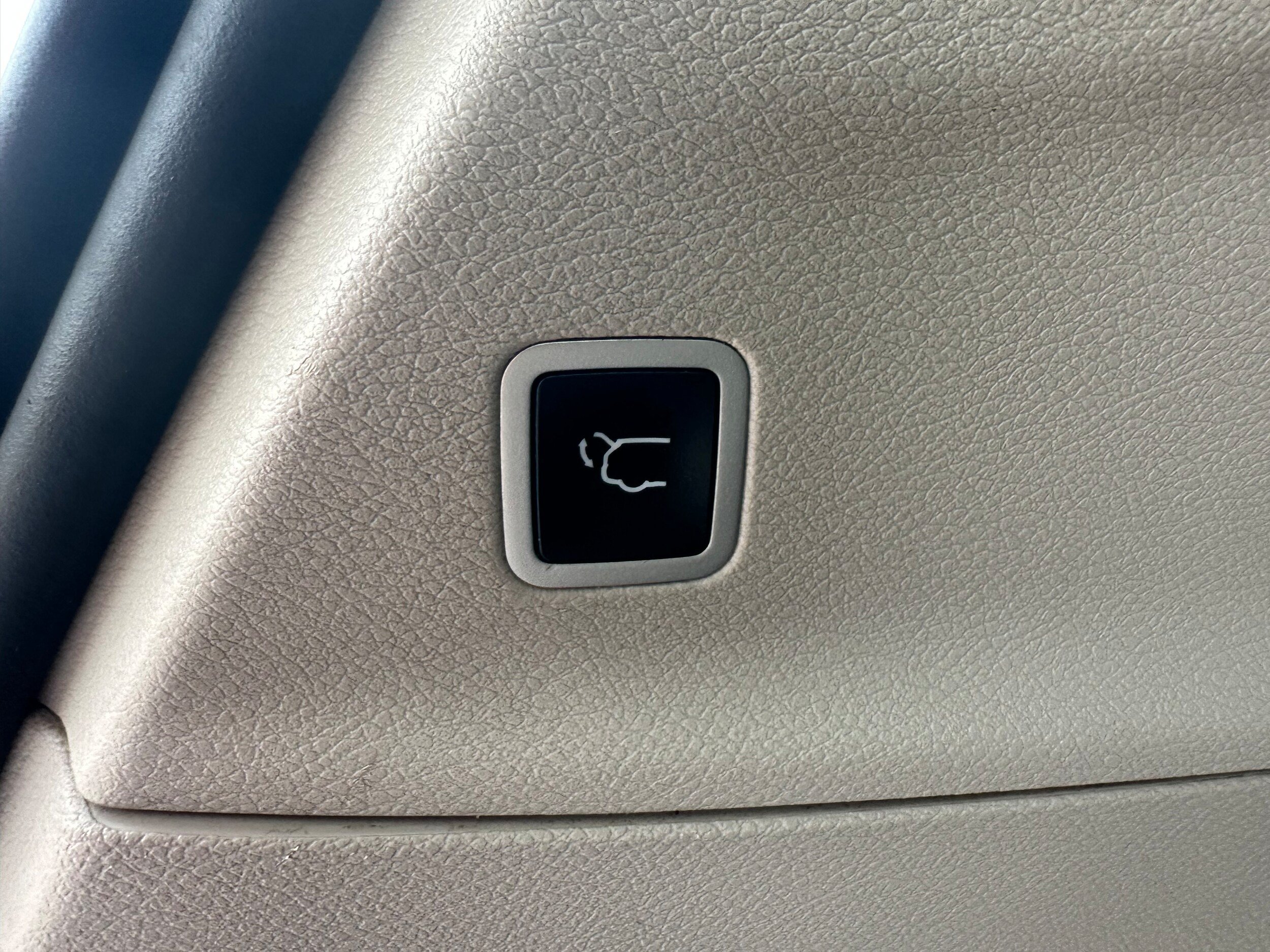 Used 2020 Chrysler Pacifica Touring-L FWD image 35
