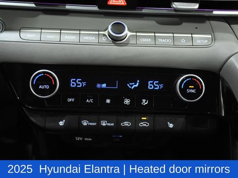 Used 2025 Hyundai Elantra SEL FWD image 21