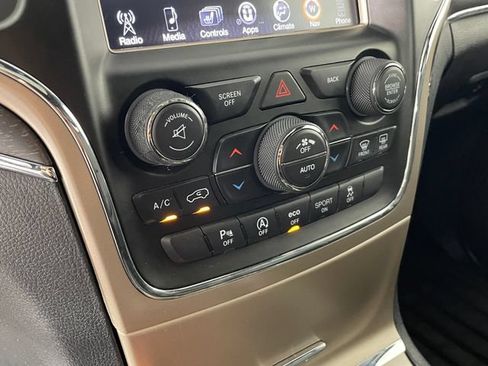 Used 2016 Jeep Grand Cherokee Limited AWD/4WD image 11