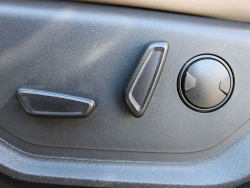 Used 2023 Ford Expedition Max XLT image 15