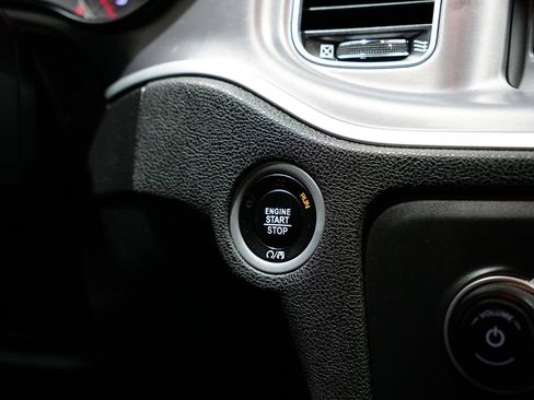 Used 2022 Dodge Charger SXT image 9