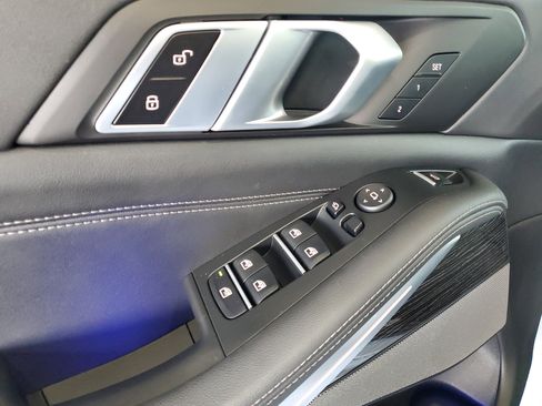 Used 2024 BMW X5 sDrive40i w/ M Sport Package RWD image 16