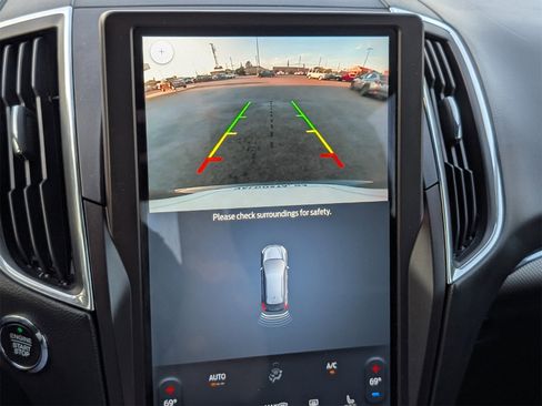 Used 2021 Ford Edge ST image 18