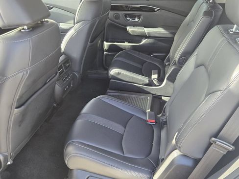 Used 2023 Honda Pilot EX-L image 12