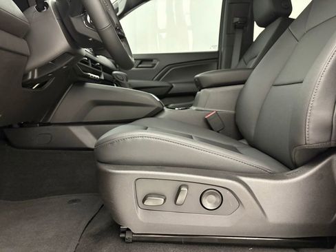 New 2026 Chevrolet Colorado Trail Boss AWD/4WD image 2