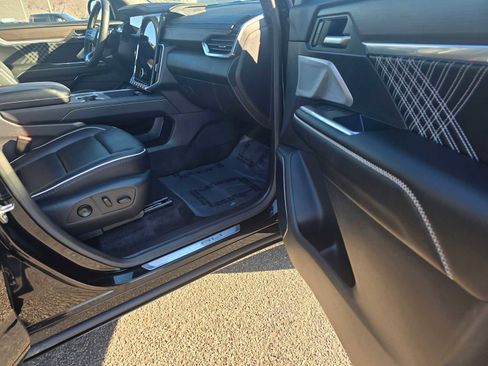 Used 2024 GMC Acadia Denali w/ Super Cruise Package image 10