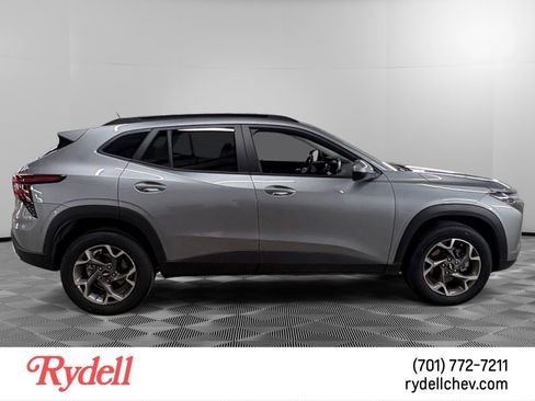 Used 2025 Chevrolet Trax LT w/ Driver Confidence Package FWD image 6