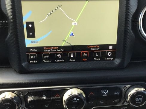 Used 2023 Jeep Wrangler Unlimited Sahara w/ Cold Weather Group AWD/4WD image 10