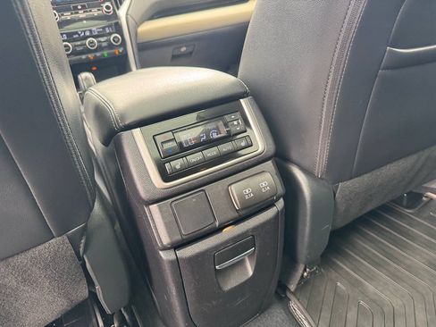 Used 2021 Subaru Ascent Limited w/ Technology Package AWD/4WD image 29
