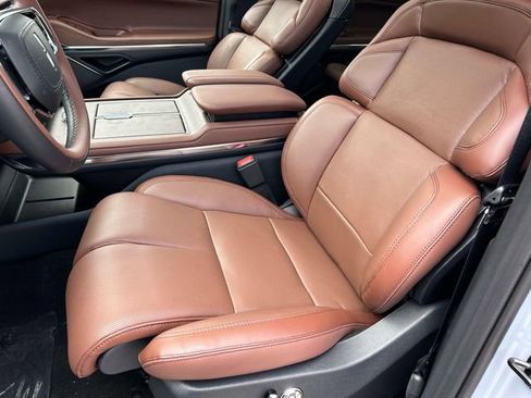 New 2026 Lincoln Navigator L Reserve AWD/4WD image 24