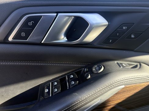 Used 2019 BMW X5 xDrive40i w/ M Sport Package image 17