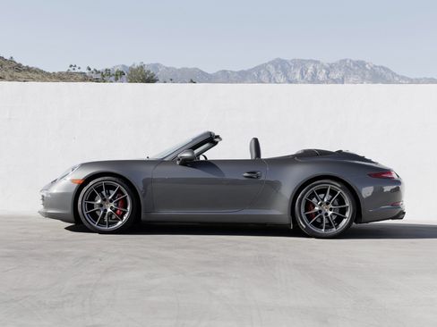 Used 2016 Porsche 911 Carrera S image 2