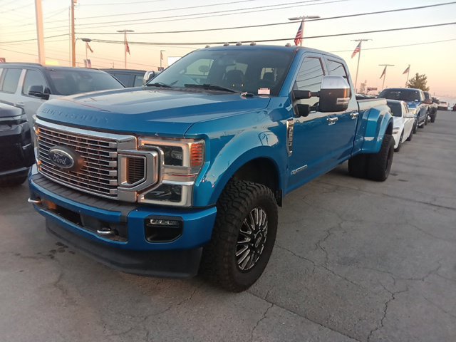 Used 2020 Ford F350 Platinum w/ FX4 Off-Road Package AWD/4WD image 2
