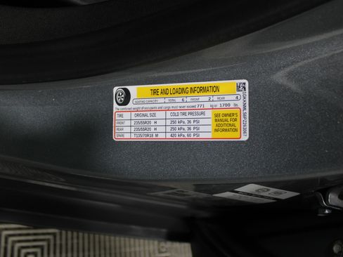 Used 2023 GMC Acadia SLT w/ Elevation Edition image 42