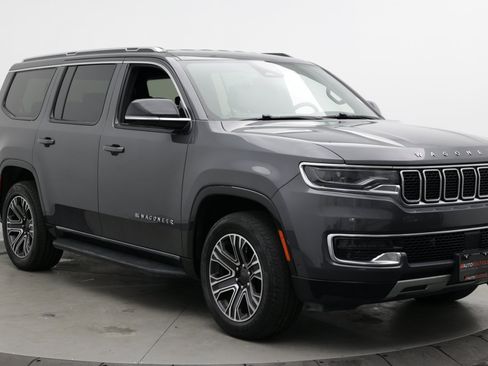 Used 2024 Jeep Wagoneer Series II w/ Flexible Seating Group RWD image 3