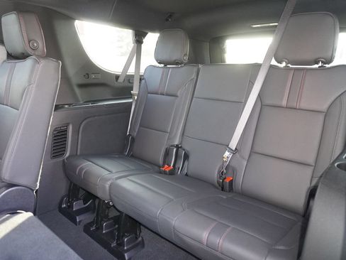 Used 2026 Chevrolet Suburban RST RWD image 11