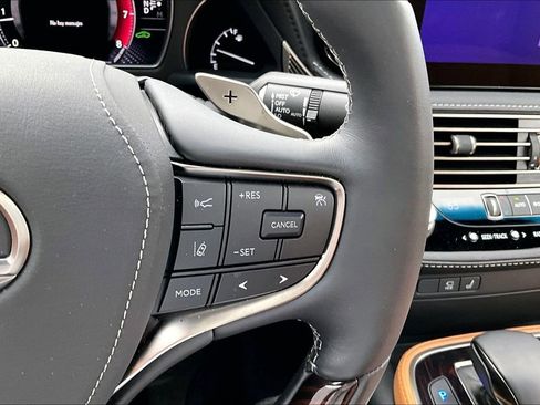 Used 2023 Lexus LS 500 AWD w/ Luxury Package image 12