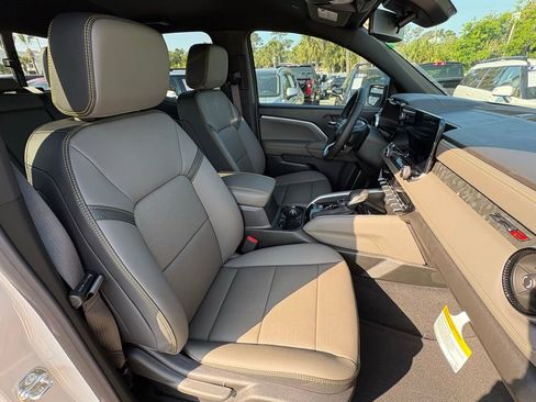 New 2026 Chevrolet Colorado ZR2 AWD/4WD image 24