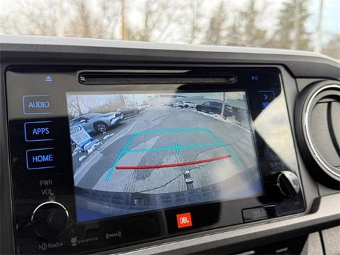 Used 2016 Toyota Tacoma TRD Sport image 21