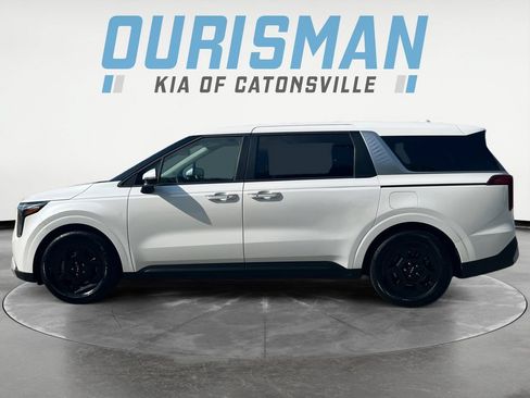 Used 2025 Kia Carnival FWD image 3