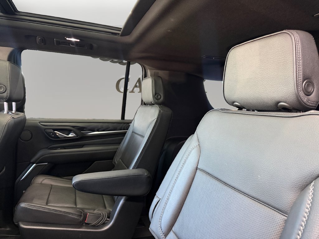 Used 2021 GMC Yukon XL Denali w/ Denali Premium Package AWD/4WD image 13