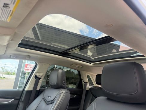 Used 2017 Cadillac XT5 Luxury w/ Driver Awareness Package AWD/4WD image 14
