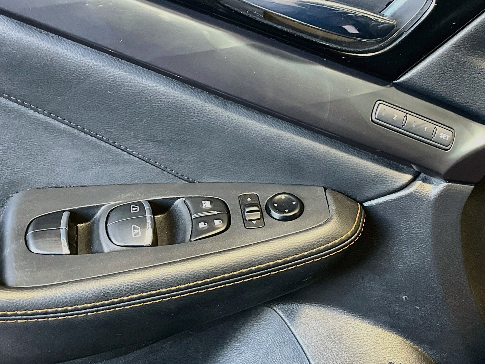 Used 2023 Nissan Maxima SR w/ Sport Mat Group FWD image 18