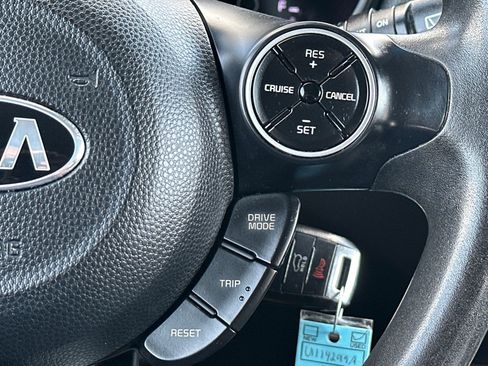 Used 2019 Kia Soul FWD image 11