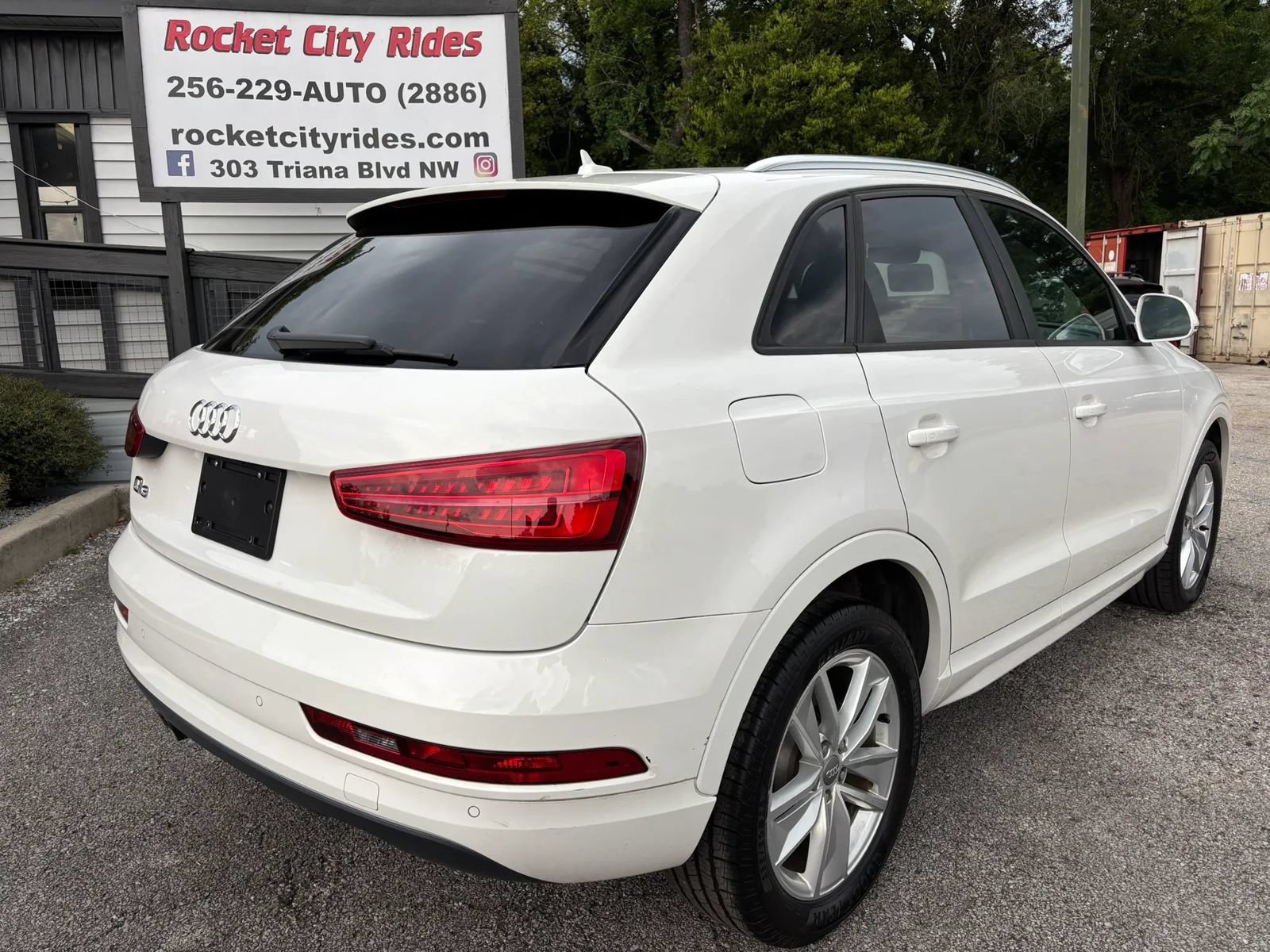 Used 2017 Audi Q3 2.0T Premium w/ Convenience Package FWD image 3