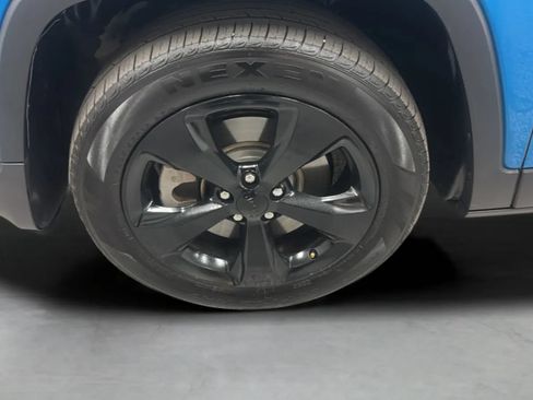 Used 2017 Jeep Cherokee Sport FWD image 25