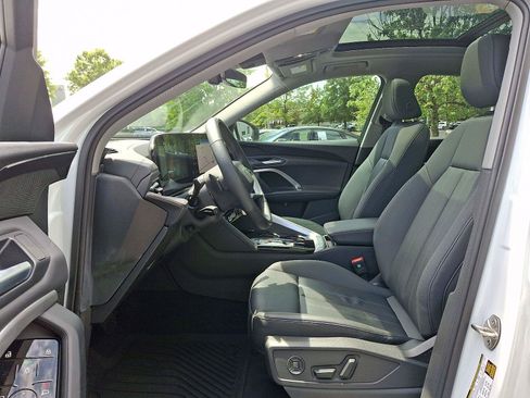 Used 2025 Audi Q5 Premium AWD/4WD image 13