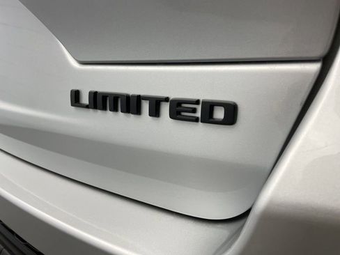 New 2025 Jeep Grand Cherokee Limited w/ Black Appearance Package image 5