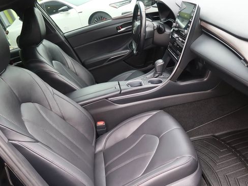 Used 2019 Toyota Avalon XLE image 26