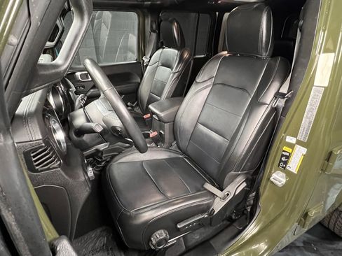 Used 2022 Jeep Wrangler Unlimited Sahara image 3